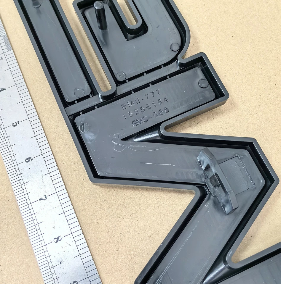 1 insignia emblema GMC grande parrilla OEM 2007-2013 para Sierra 1500 2500HD negro brillante Foto 3 de 4