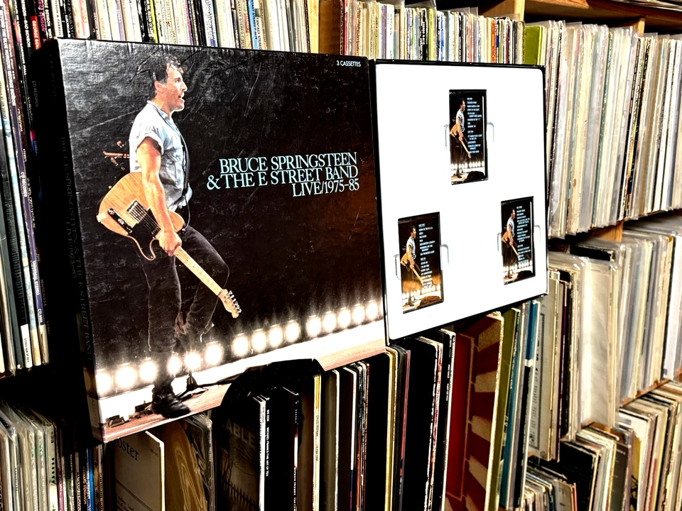 BRUCE SPRINGSTEEN "Live/1975-85" 1986 Columbia 3 CASSETTES Box Set (clean/fast) - Image 2 of 4