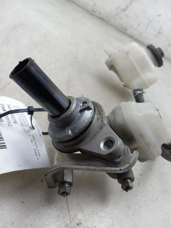 08-09 TOYOTA HIGHLANDER SPORT 3,5 L TRACCIÓN DELANTERA EN FRENO CILINDRO MAESTRO  Foto 2 de 4