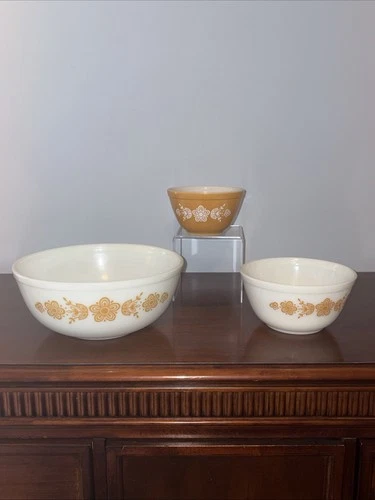 Vintage Pyrex Butterfly Gold Set of 3 Nesting Mixing Bowls 401 402 403 Exc. VTG