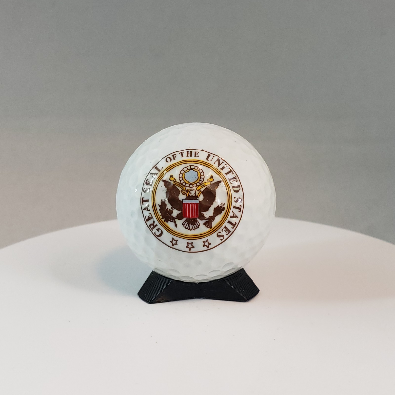 Great Seal of The United States - Vintage Logo Golf Ball - Collectable / Rare