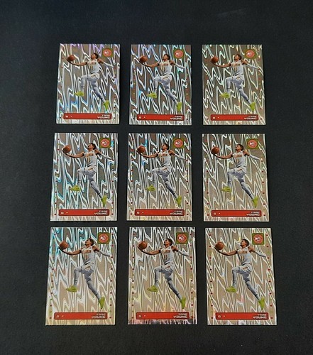 9x🔥 TRAE YOUNG RARE LOT🔥STICKER HOLO FOIL PANINI NBA 2019-20 EUROPA INVEST - Bild 1 von 5