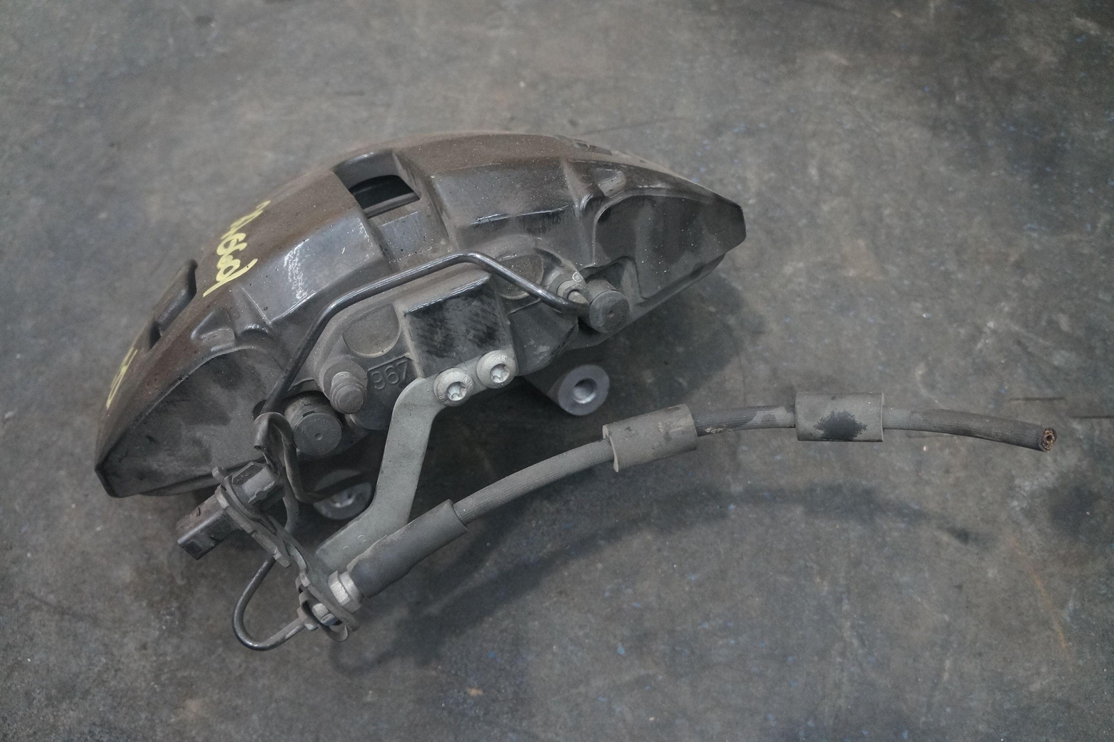Front Right Brake Caliper & Bracket OEM Bentley Continental GTC 2016