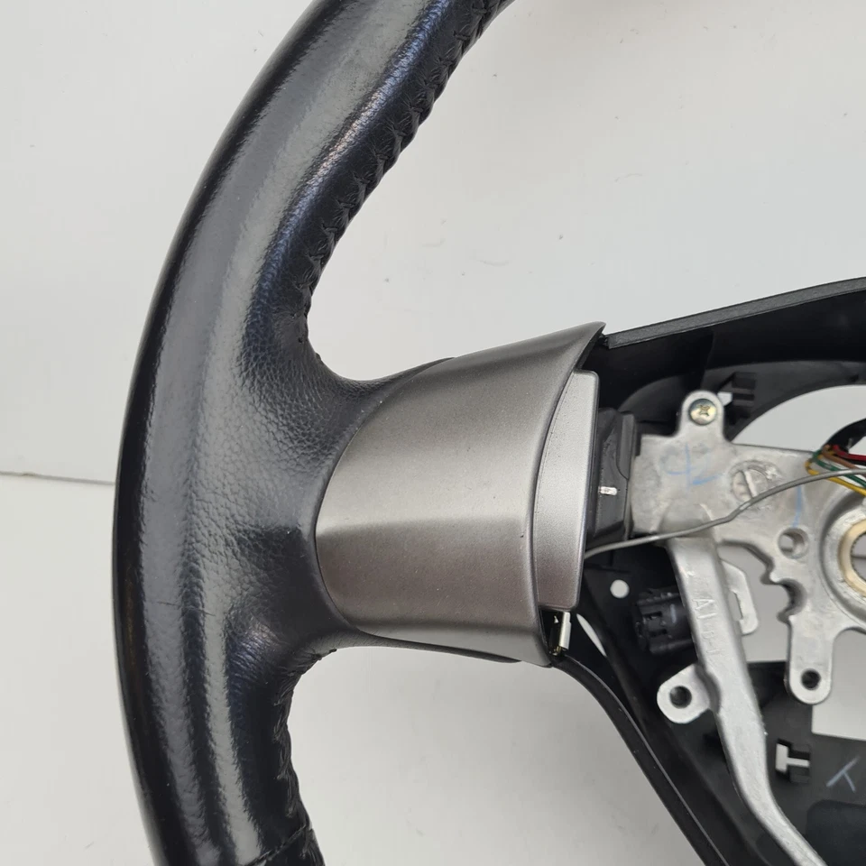 Subaru Liberty Outback Leather Steering Wheel 4th Gen 07/06-09/09 - Image 3 of 4