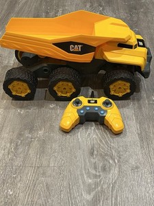 CAT Caterpillar RC Dump Truck Massive Mover Toy