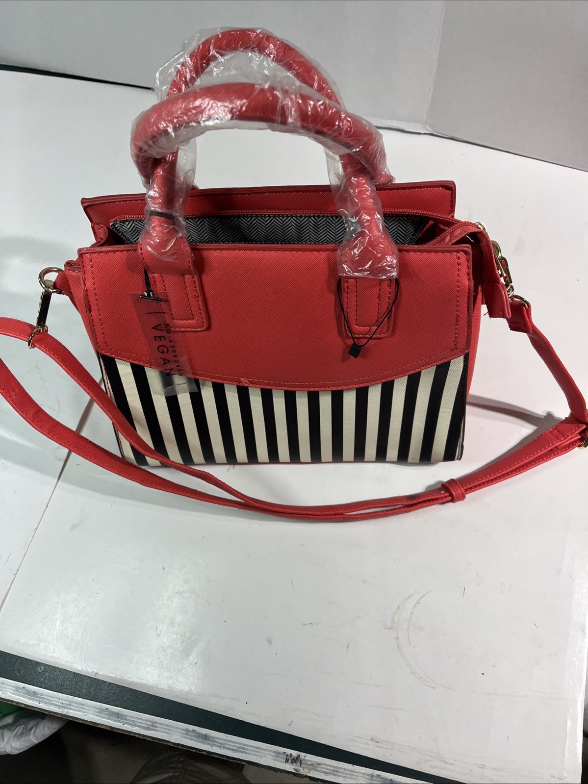 New Women&rsquo;s Handbag Purse Red & Black PETA Approved Vegan 