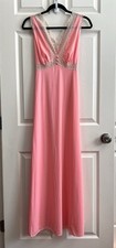 VANITY FAIR Vintage 1970s Peachy Pink Lace Trim Satin Nightgown Betty Mad Men 34