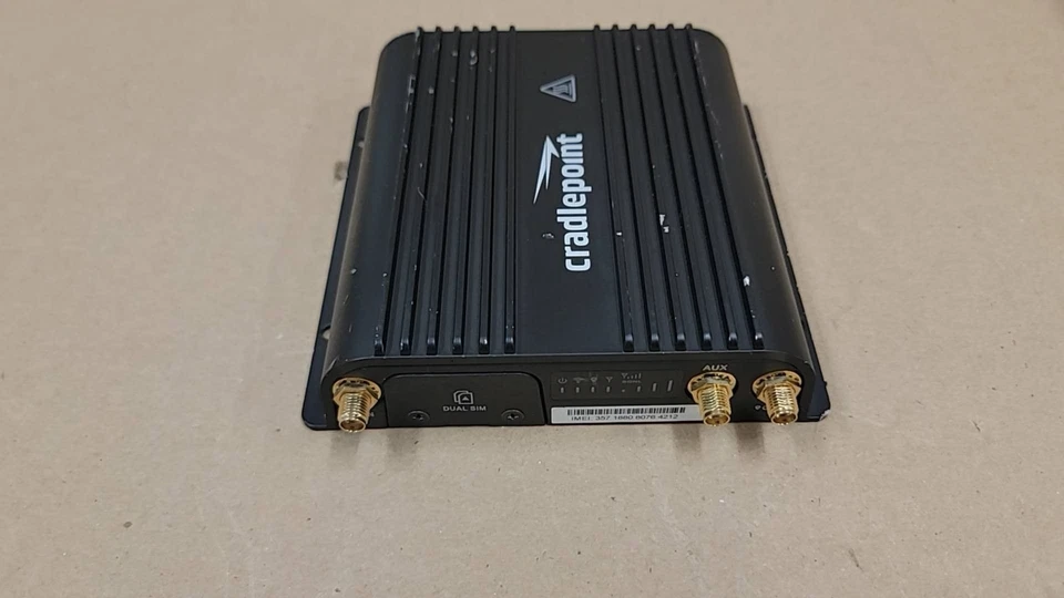 CRADLEPOINT IBR900-600M LAN Port Rugged Router Model S5A749A (device only) - Image 3 of 3