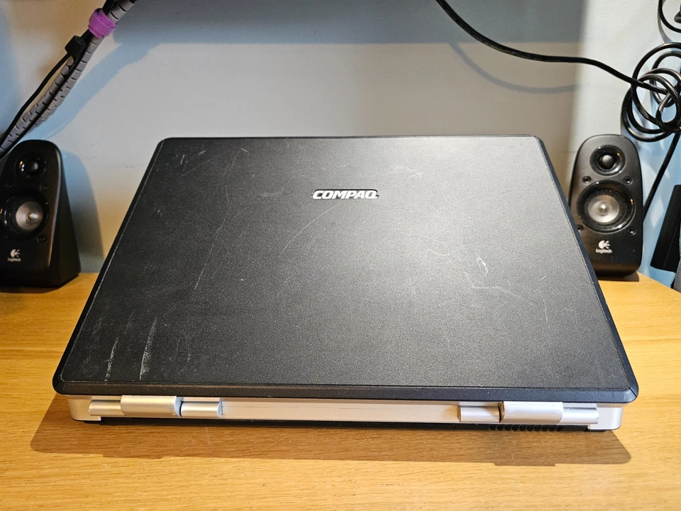 15" Compaq Presario V4215EA Celeron M Vintage Retro Legacy Windows XP Laptop - Image 4 of 4