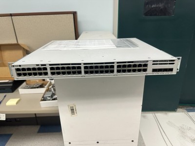 C9300L-48P-4X-E 48P 10/100/1000 POE+ 4 X10G ESSENTIALS W/ BROKEN BEZEL CLIP