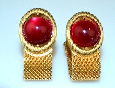 VINTAGE SWANK RED THERMOSET MESH WRAP CUFFLINKS GOLD TONE