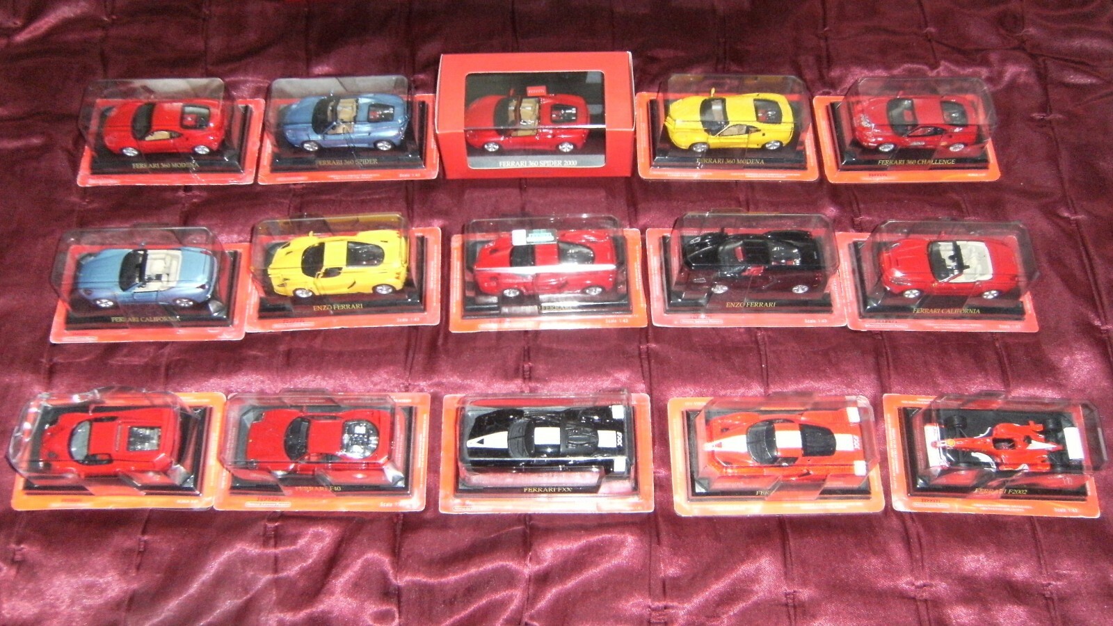 Miniatures Ferrari IXO Altaya 1:43 avec Étagère Atlas pour Déco Salon Bureau