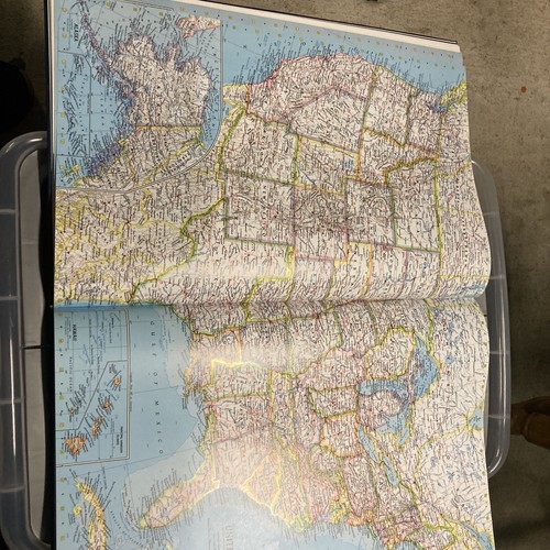 National Geographic Atlas of the World Revised Sixth Edition & Magnifying Glass - Picture 5 of 16