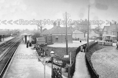 Qml-74 Swaythling Railway Station, Southampton, Hampshire. Photo