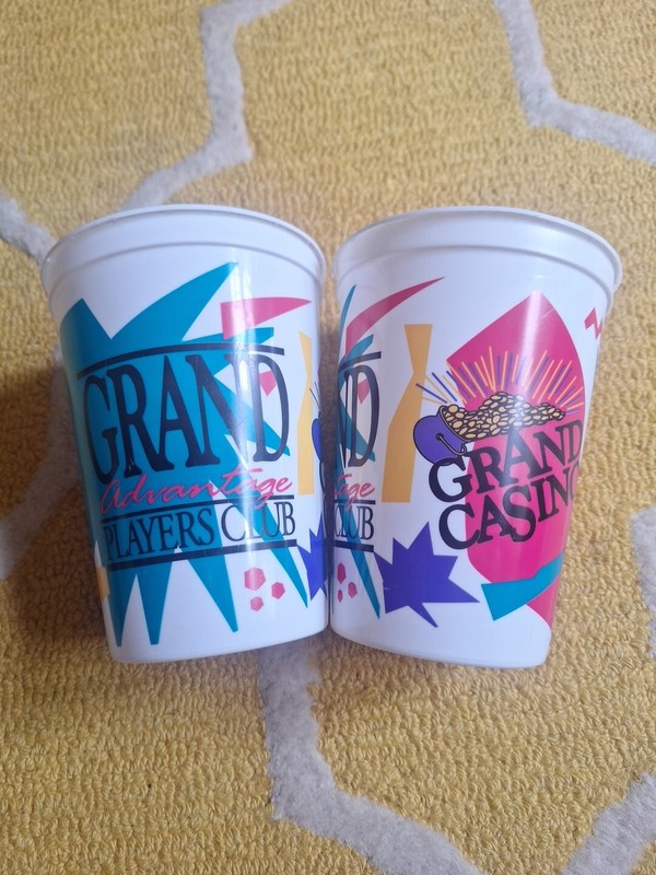 Grand Casino Players Club Slot Coin Cups Vintage 90's (2)