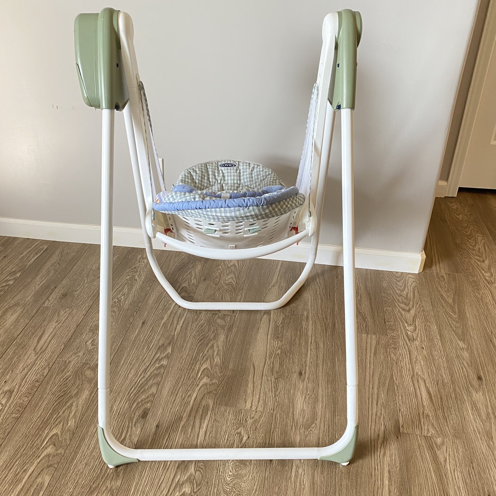 graco 6 speed swing winnie the pooh