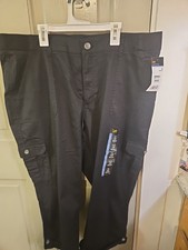 NWT Lee Relaxed Fit Flex To Go BLACK Size 18 Cargo STRETCH CAPRIS elastic Waist