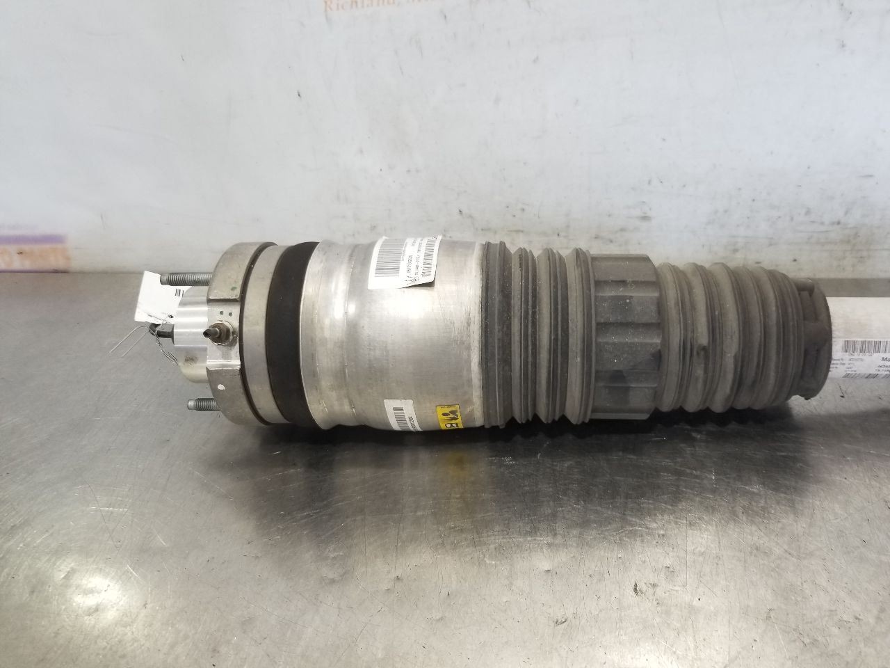 Maserati Levante Front Right Air suspension strut