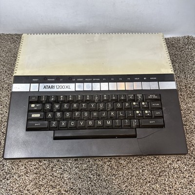 Atari 1200XL Computer Game Console Vintage Rare BAD KEYBOARD READ DAMAGED