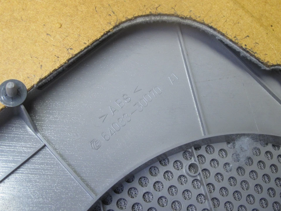 98-04 LEXUS GS430 GS300 PAQUETE TRASERO ESTANTE CUBIERTA MOLDURA PANEL CON LUZ DE FRENO OEM Foto 3 de 4