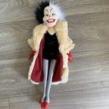 Cruella De Vil Disney Store Plush 22" 101 Dalmatians Villain Doll Collectable