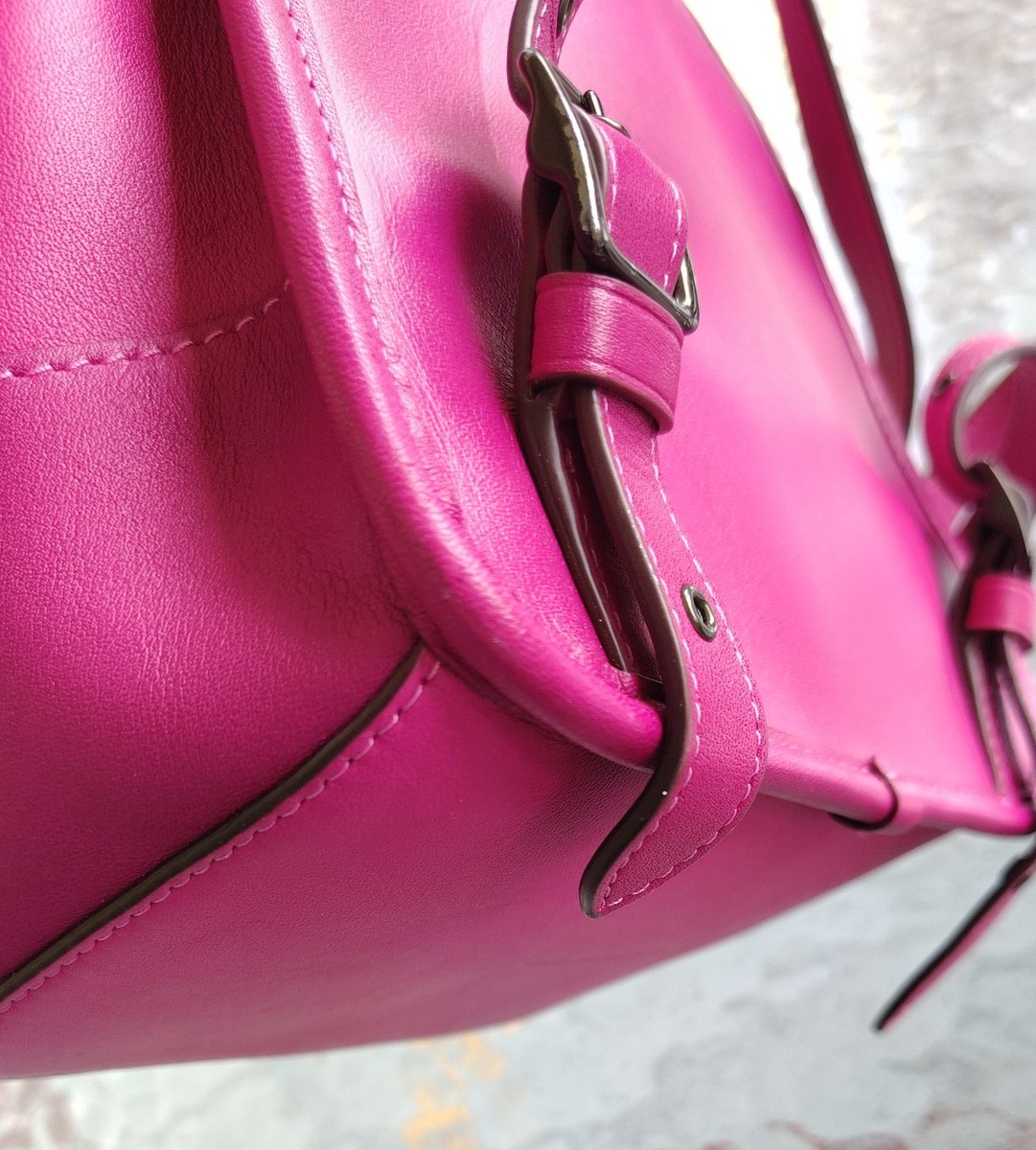 Coach Small 3334 Hot Pink Leather Turnlock Limited Edition