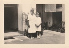 B4 -  Foto Photo Fotografia Anni 60 - Donna con ragazzina camice bianco