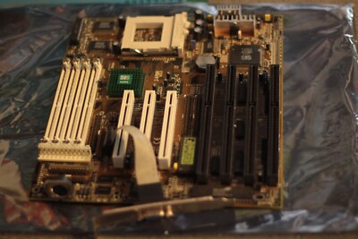 Jetway J-648A Sockel 7 AT Mainboard PCI ISA Sis 5596 EDO VGA