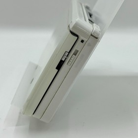 Nintendo 3DS region free Ice White console / Charger / SD card