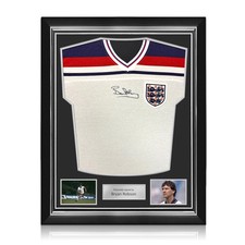 Bryan Robson Signed England 1982 Home Football Shirt. Superior Frame