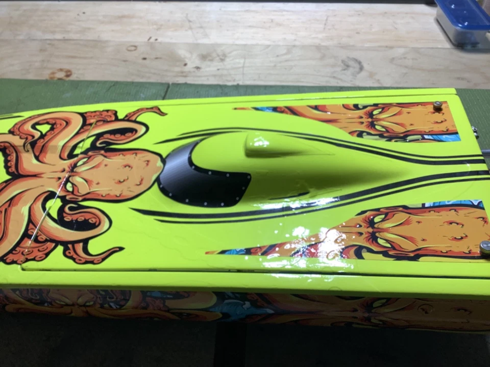 Aeromarine Mean Machine 29” RC Catamaran Race Twin Engine Rc Boat - Image 3 of 4