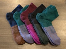 [AUTHENTIC] 5 PAIRS Women's Tri-Block Bombas Socks🐝 Size S, M, L (Multi Colors)