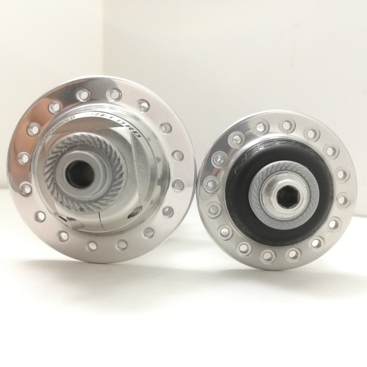 【超美品】CAMPAGNOLO RECORD 32H フロントハブ 超美品】CAMPAGNOLO RECORD 32H フロントハブ - メルカリ
