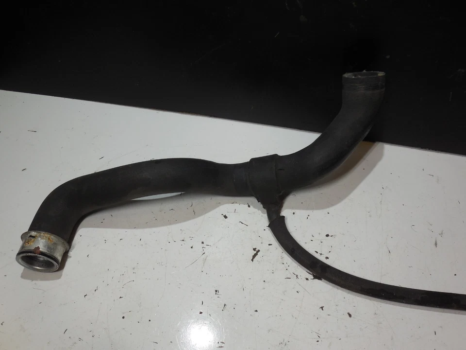 Puerta refrigerante manguera superior radiador 2035010782 01-05 mercedes-benz w203 c240 c320 Foto 3 de 4