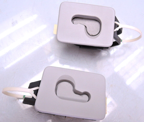 2x AUDI A6 4F ÖSE ÖSEN DACHHIMMEL TRENNGITTER HUNDENETZ HUND 4F9861736B (B1796)