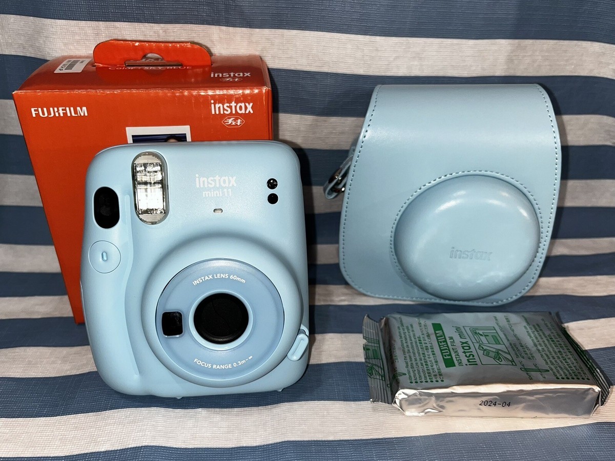 Fujifilm Cheki instax mini 11 Starter Set, body, case and film