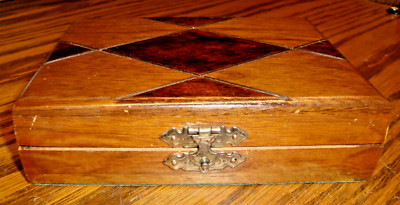 Vintage Wooden Box 2-Deck Card Holder~2-Tone Brown Diamond Incised Design    546