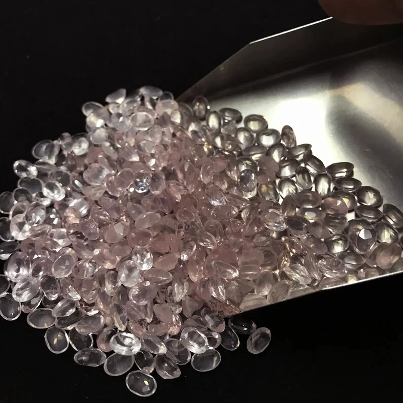 Piedra preciosa suelta tamaño calibrado corte facetado ovalado de cuarzo rosa natural de 100 piezas Foto 2 de 4