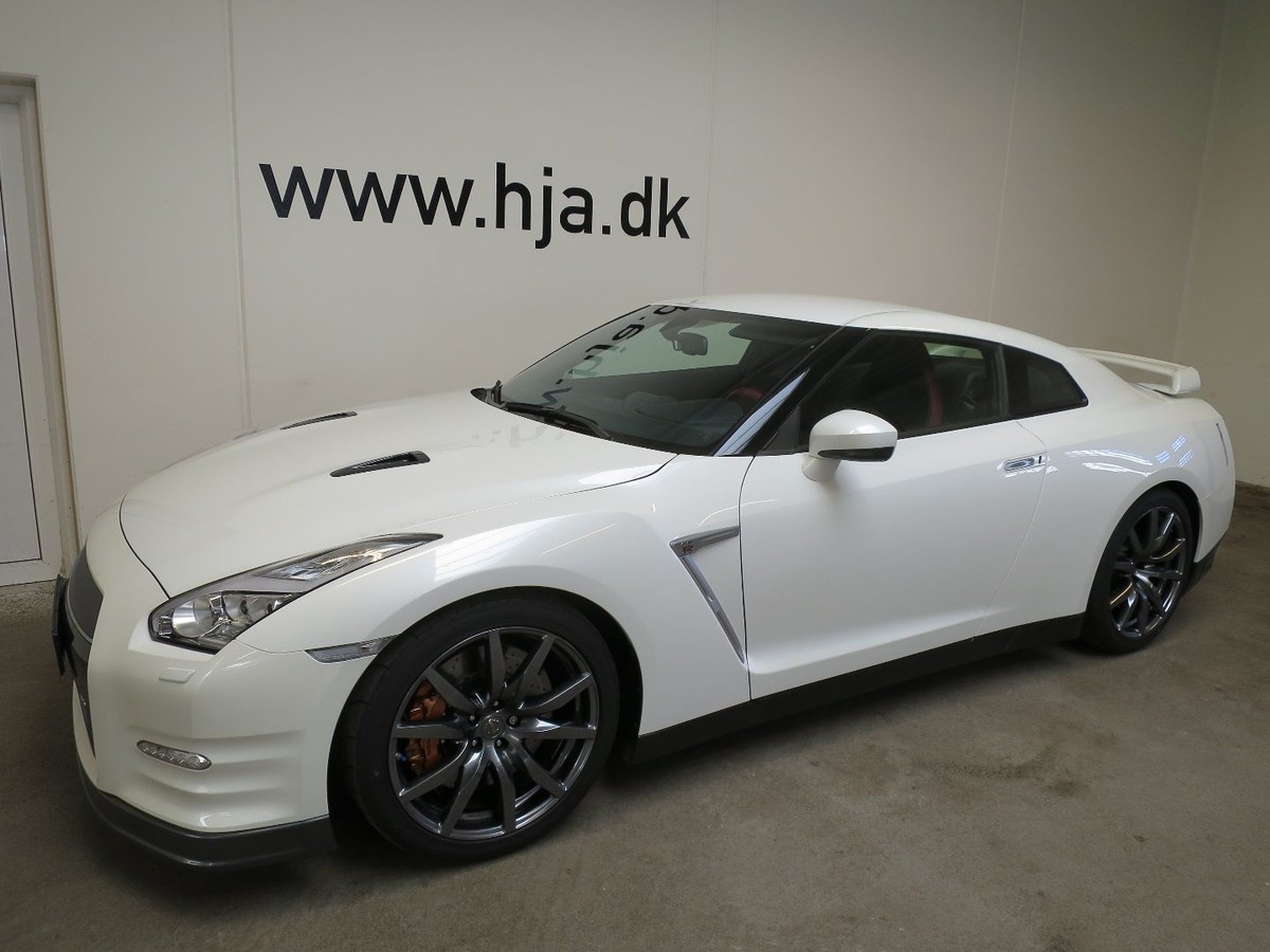 Nissan gtr r3