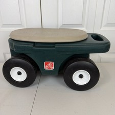 Carro de almacenamiento de asiento utilitario multiusos tolva de jardín con ruedas paso 2 funcionando