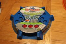 VINTAGE HASBRO -BEYBLADE STADIUM ESPANSION- V FORCE MAGNACORE SET & 6 CARICATORI -2003