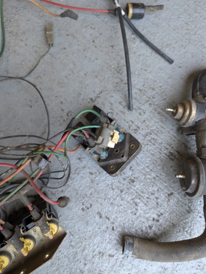 Ford Bronco 1984 2,8 V6 todos los componentes Egr y vacío Foto 3 de 4