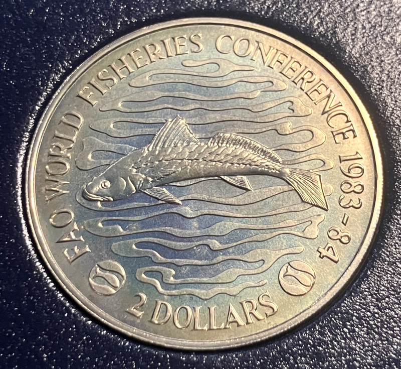 elf Liberia 2 Dollars 1983  FAO Fisheries Croaker Fish  in FAO Panel C08
