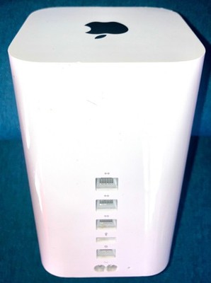 Apple AirPort Extreme 6th Generation A1521 802.11ac Wi-Fi Router - Powers On