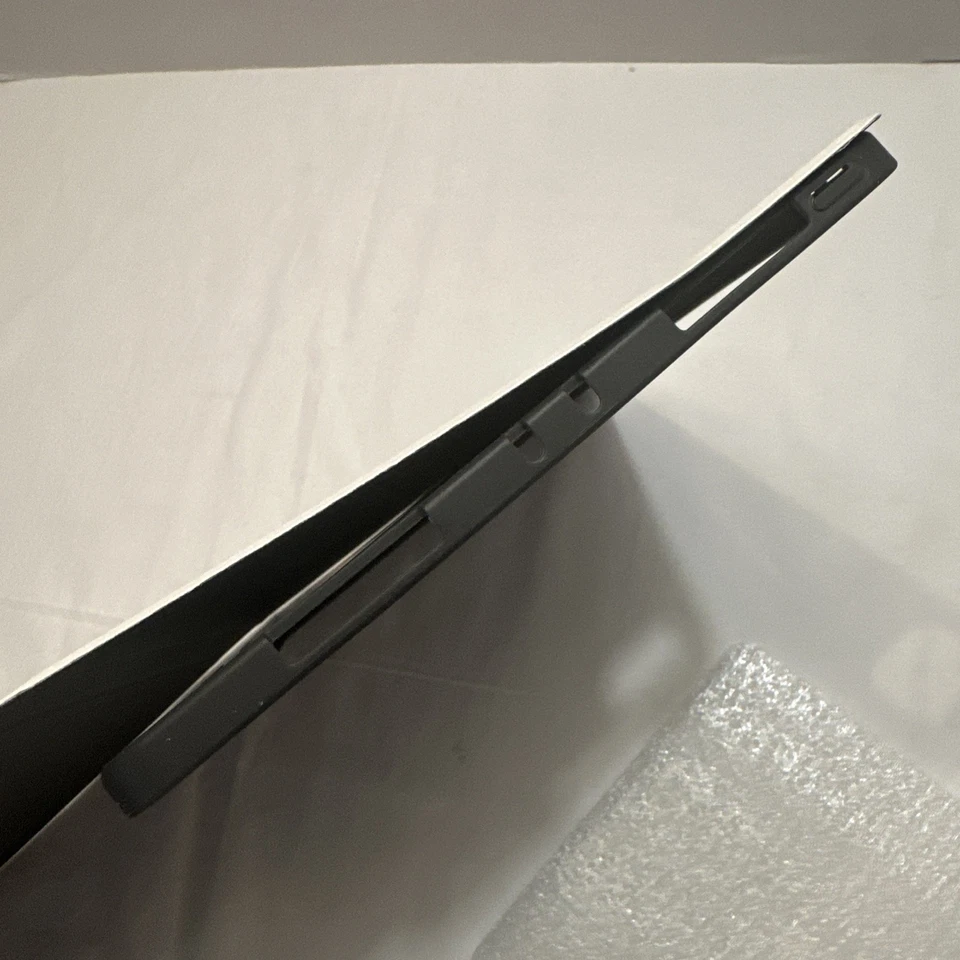 Demon Slayer Anime  Kimetsu no Yaiba iPad Case Pro 11 Never Used 20/21/22 - Image 4 of 4