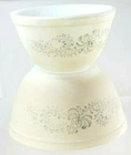 Two Vintage Pyrex HOMESTEAD Blue Scroll Mixing Bowls 401 (1.5 pt) & 402 (1.5 L)