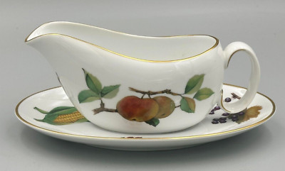 Royal Worcester Evesham Gold - Sauciere und Ständer.