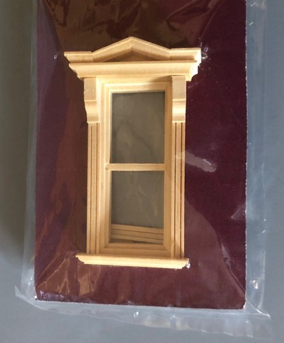 DOLLHOUSE MINIATURE. 1/24 SCALE. VICTORIAN WINDOW. By HOUSEWORKS - Picture 2 of 5