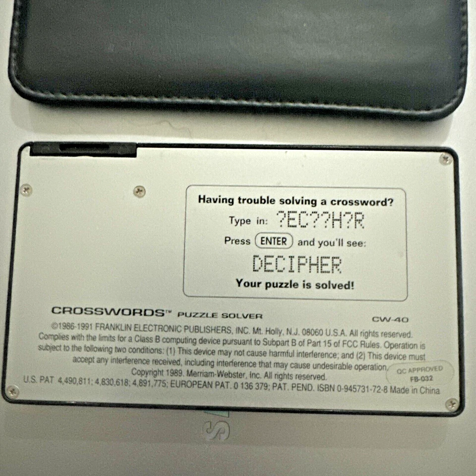 Винтажный Franklin кроссворды путешествий игры головоломка CW-40 электронный проверен, работает с чехлом - Изображение 3 из 4