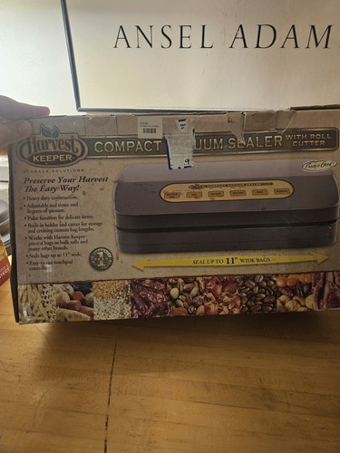 Harvest Keeper Vacuum Sealer 744368 Cutter Roll Used Great Condition With Bags - Picture 9 of 10
